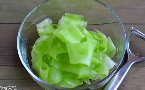 萵筍生吃好還是熟吃好？煮熟后維生素含量大大降低