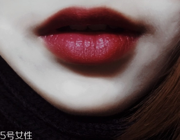 唇部顏色深用什么口紅？chanel絲絨口紅62號(hào)不怕唇深