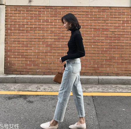 牛仔褲小腿太緊怎么辦？多穿穿就松了