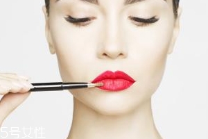 簡(jiǎn)單化妝需要哪些化妝品？上班族化妝必備3種彩妝