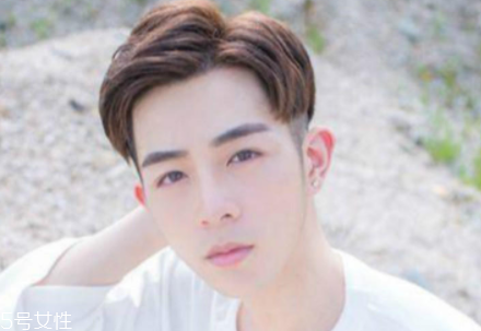 男士怎么樣設計發(fā)型好看？4款帥氣穩(wěn)重發(fā)型