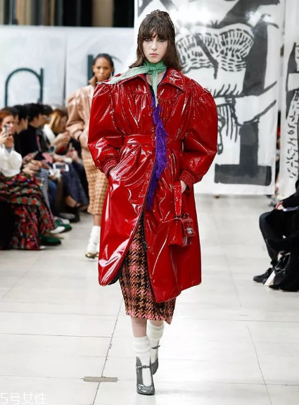 miumiu2018秋冬系列好看嗎_有哪些款式？