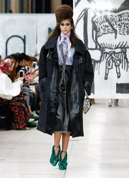 miumiu2018秋冬系列好看嗎_有哪些款式？