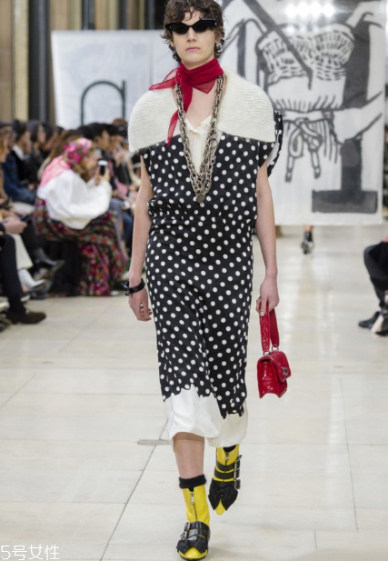 miumiu2018秋冬系列好看嗎_有哪些款式？
