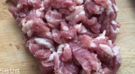 豆腐皮能油炸嗎？火候太猛容易炸糊