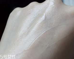 minon乳液適合油皮么？干皮和敏感肌最適合