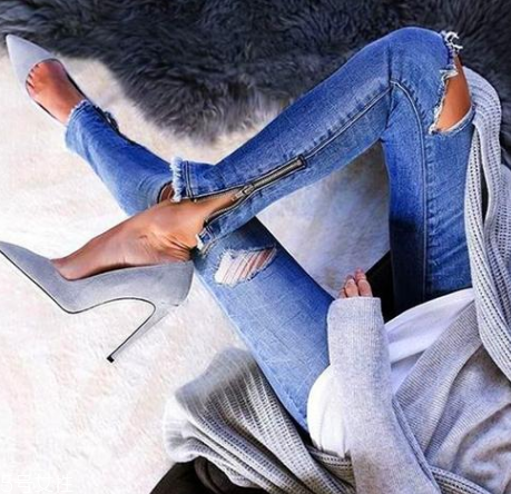牛仔褲能配高跟鞋嗎？精致女生的穿搭法則