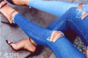 牛仔褲能配高跟鞋嗎？精致女生的穿搭法則