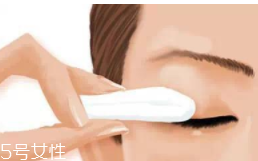 卸眼妝眼睛刺痛怎么辦？5款溫和不刺激的眼部卸妝推薦