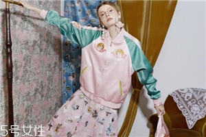 2018流行什么款式棒球服？打造早春休閑風(fēng)