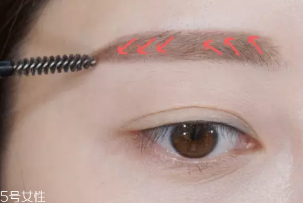 眉毛短怎么變長？畫眉大法拯救短眉星人