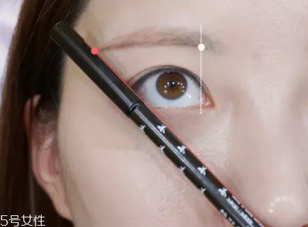 眉毛短怎么變長？畫眉大法拯救短眉星人