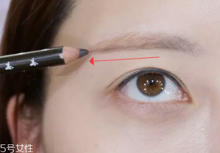 眉毛短怎么變長？畫眉大法拯救短眉星人