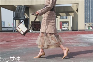 高跟鞋有點(diǎn)松怎么辦？教你三個小妙招