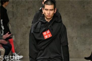 李寧走秀款虎鶴雙形限量衛(wèi)衣多少錢_在哪買？
