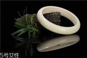 象牙手鐲可以天天戴嗎？這些忌諱要清楚