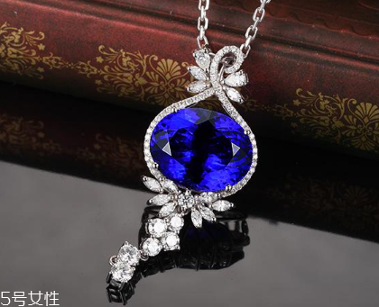 坦桑石和藍(lán)寶石有什么區(qū)別？寶石大對(duì)比