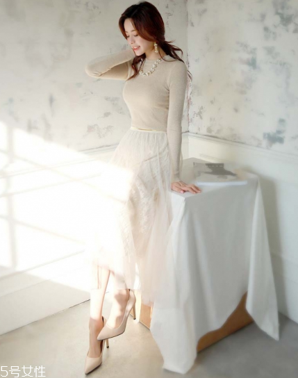 蕾絲長裙配什么鞋子？為你加足時髦指數(shù)