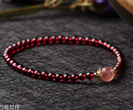 石榴石手鏈睡覺能戴嗎？這些情況你需要考慮