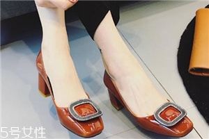 腿粗腿短穿什么鞋子好看？視覺上拉長(zhǎng)腿部比例