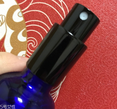 純露可以當(dāng)噴霧嗎？隨時為你補(bǔ)充水分