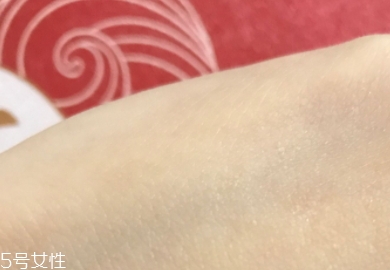 純露可以當(dāng)噴霧嗎？隨時為你補(bǔ)充水分