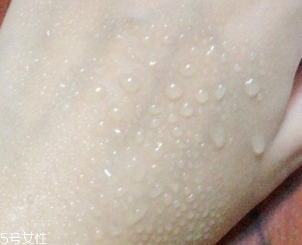 碧柔藍(lán)管防曬有酒精嗎？酒精過敏者慎用