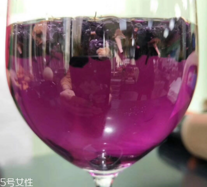 黑枸杞為什么是藍(lán)色？花青素的原因