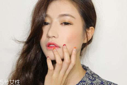 夏天化妝怎么樣不脫妝？8個(gè)小技巧讓你做清爽女神