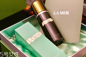 海藍(lán)之謎精萃液跟爽膚水有什么區(qū)別？用于爽膚水之后