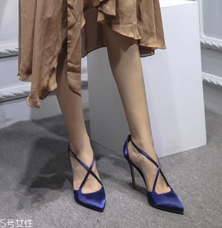 高跟鞋38碼多少厘米？學(xué)會測量腳長