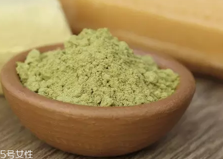 粘土面膜有幾種？高嶺土是最常見的清潔面膜成分