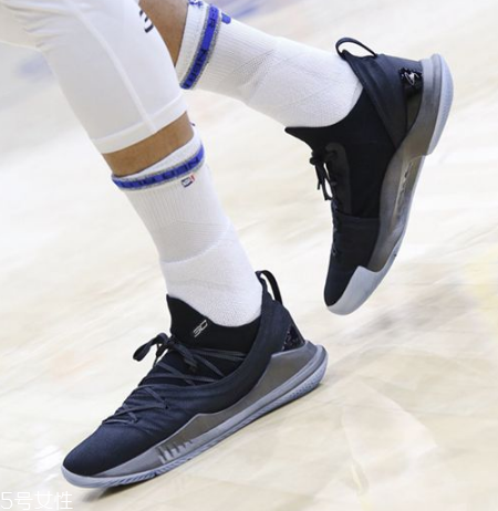 under armour curry 5庫里五代戰(zhàn)靴多少錢？