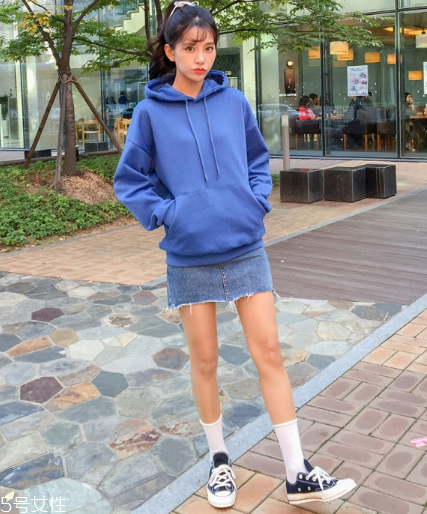 牛仔短裙搭配什么鞋？瞬間變身萌萌少女