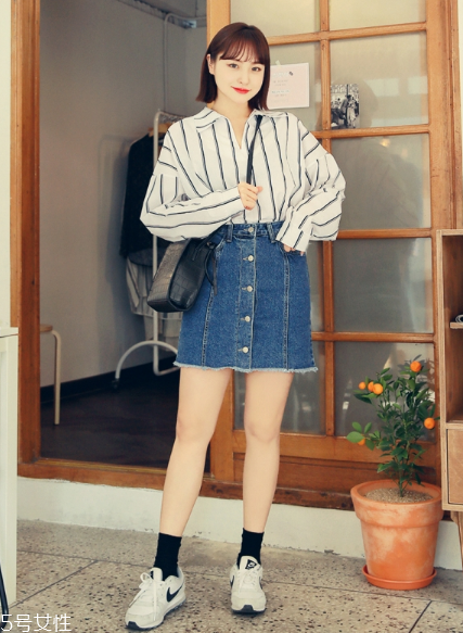 牛仔短裙搭配什么鞋？瞬間變身萌萌少女
