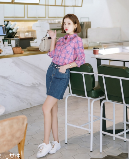牛仔短裙搭配什么鞋？瞬間變身萌萌少女