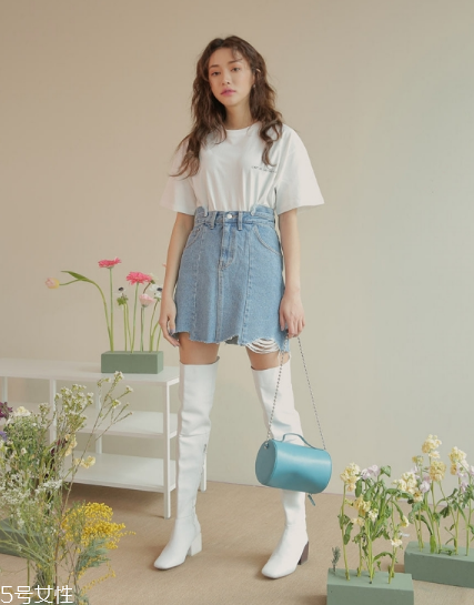 牛仔短裙搭配什么鞋？瞬間變身萌萌少女