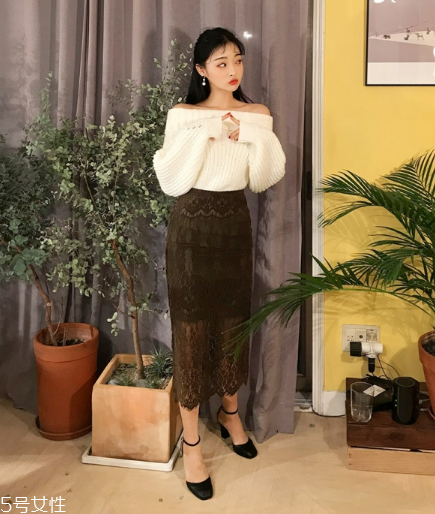 蕾絲半身裙配什么上衣好看？瞬間氣質(zhì)脫俗