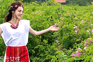 玫莉蔻是正規(guī)化妝品嗎？線上線下同時(shí)發(fā)力
