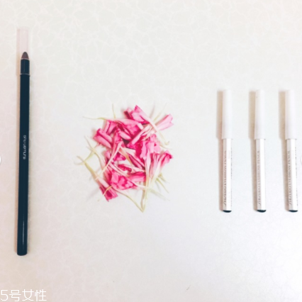 大眼睛怎么選眉筆顏色？眉色不可太淡