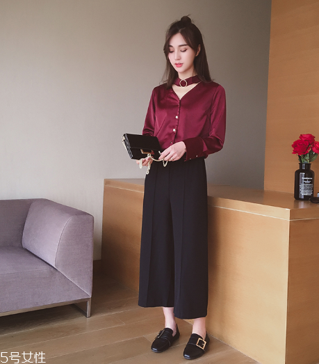 春天穿什么顏色衣服顯白？不要總是黑白灰