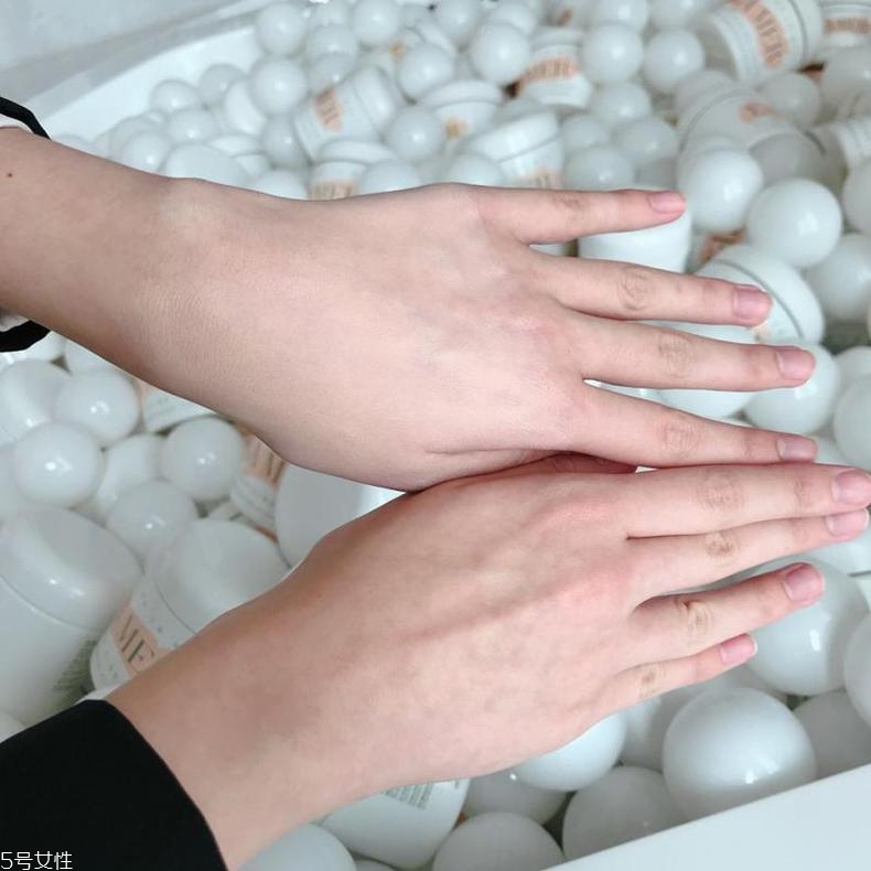 lamer新品2018奇跡煥彩氣墊粉底怎么樣？好用嗎？