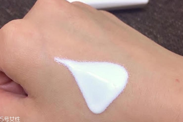 fancl物理防曬霜怎么樣？不悶痘不刺激