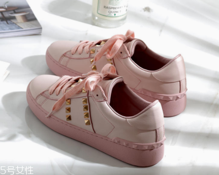 女式春夏運動鞋怎么挑？三種款式好搭又顯高