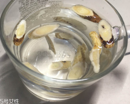 黃芪是甘草嗎？不是一種東西