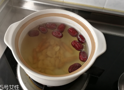 黃芪是大的好還是小的好？好壞跟大小無(wú)關(guān)