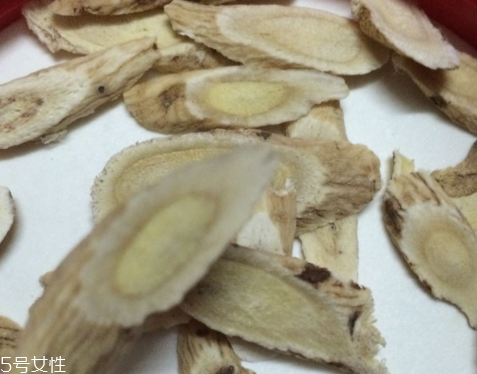 黃芪是大的好還是小的好？好壞跟大小無(wú)關(guān)