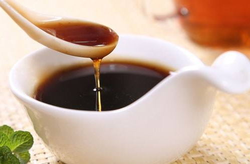 秋梨膏可以用開(kāi)水沖嗎 用低于六十度的溫水沖服