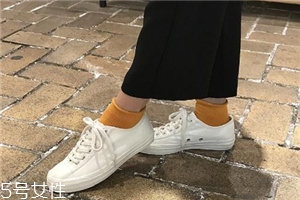 帆布鞋的白邊怎么刷才能白？白邊發(fā)黃這樣洗