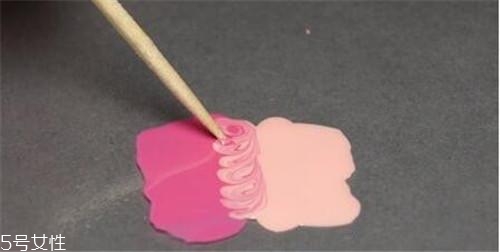 可撕指甲油哪個(gè)牌子好？女神都愛的六款健康指甲油
